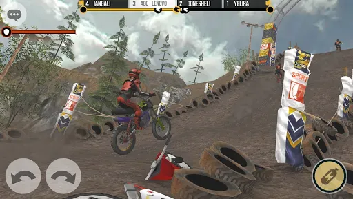 Скриншот 3 — Clan Race: PVP Motocross races