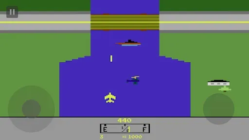 Скриншот 3 — River Raiders: Retro Arcade