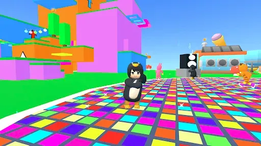 Скриншот 1 — Gugu Gaga Penguin: Mini Games